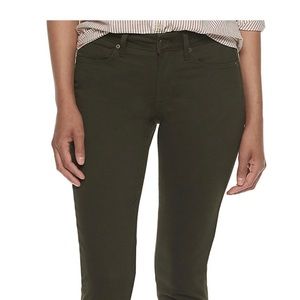 Woman’s pants NWOT